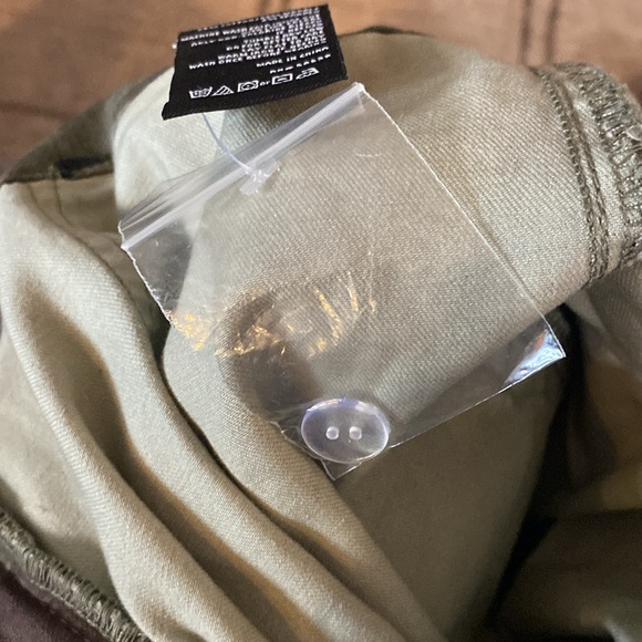 Kut from the Kloth Reese Ankle Straight - Picture 6 of 6